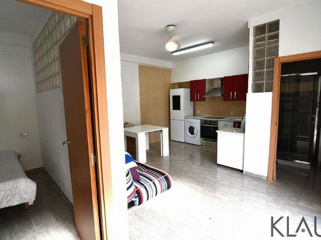 Local comercial en venta en Sant Carles de la Ràpita, de 42 m² 1 habitación por 66.000