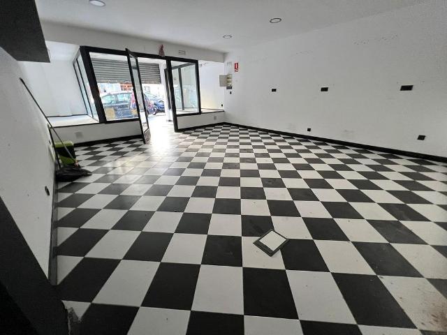 Local comercial en venta en Sant Pere de Ribes, de 75 m² por 148.000