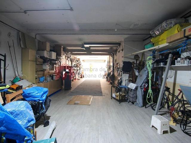 Local comercial en venta en Santa Coloma de Gramanet, de 188 m² por 180.000