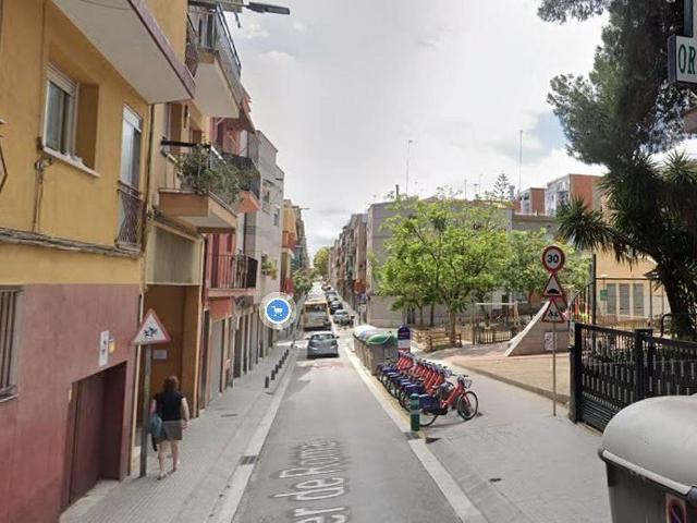 Local comercial en venta en Santa Coloma de Gramanet, de 20 m² 1 habitación por 50.000
