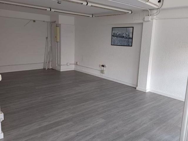 Local comercial en venta en Santa Coloma de Gramanet, de 78 m² 2 habitaciones por 106.000