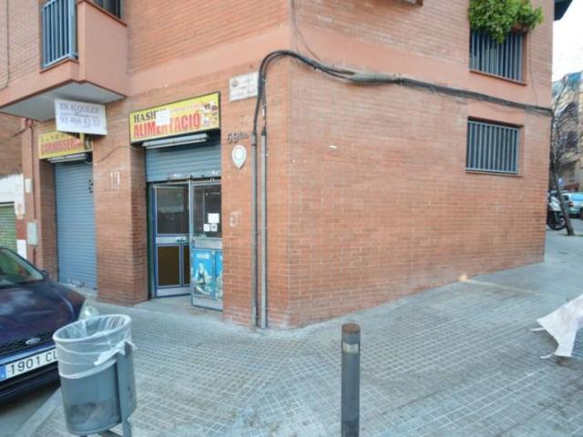 Local comercial en venta en Santa Coloma de Gramenet, Fondo