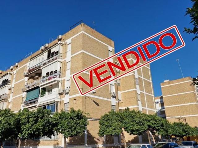 Local comercial en venta en Sevilla, Oliva Av. De la Paz