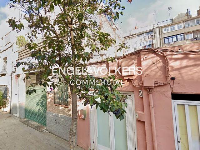 Local comercial en venta en pasaje D'utset, Barcelona, de 197 m² por 750.000