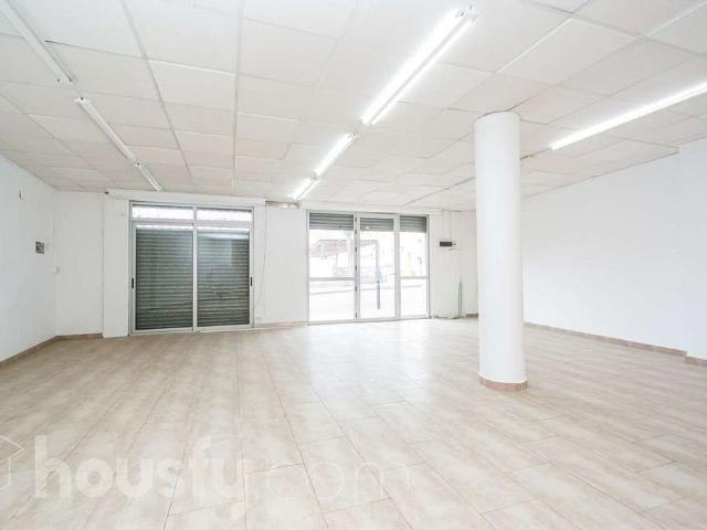 Local comercial en venta en paseo, Castellar del Vallès, de 167 m² por 249.000