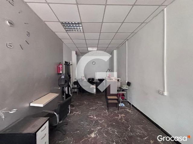 Local comercial en venta en paseo De Lluís Muncunill, Terrassa, de 45 m² 2 habitaciones por 69.000