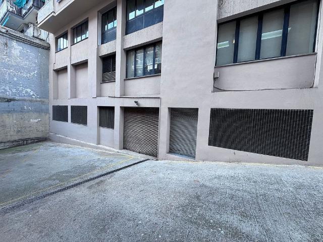 Local comercial en venta en paseo De Torras i Bages, Barcelona, de 633 m² 1 habitación por 285.000