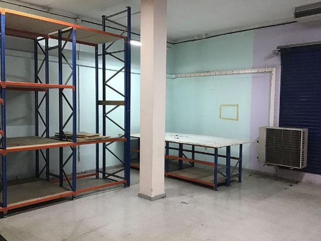 Local comercial en venta en paseo Del Comerç, Sabadell, de 350 m² 2 habitaciones por 230.000
