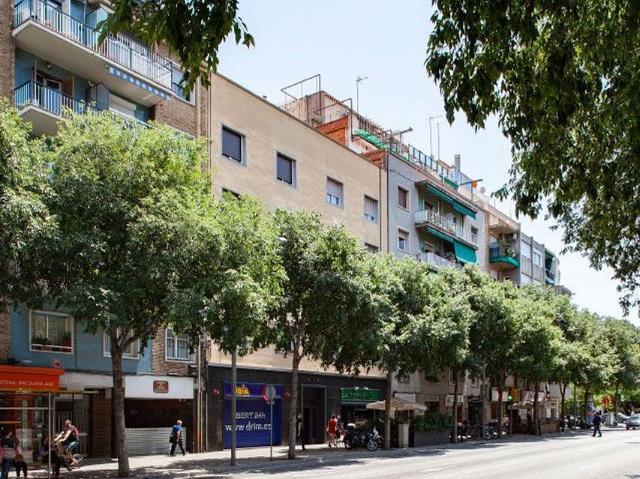 Local comercial en venta en paseo Maragall, Barcelona, de 224 m² 1 habitación por 650.000