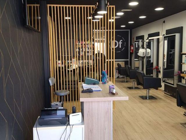 Local comercial en venta en plaza Catalunya, Roda de Barà, de 65 m² 3 habitaciones por 110.000