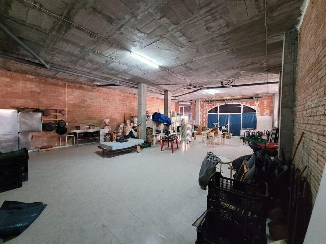 Local comercial en venta en plaza De Lluís Companys, Sant Carles de la Ràpita, de 150 m² por 139.000