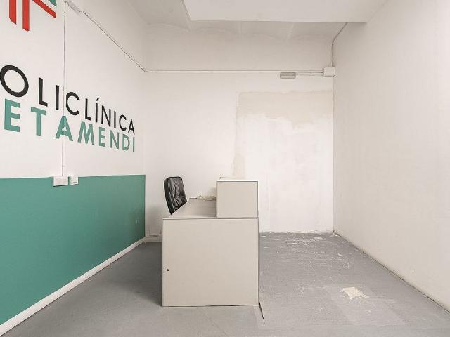 Local comercial en venta en plaza Del Doctor Letamendi, Barcelona, de 223 m² 7 habitaciones por 500.000