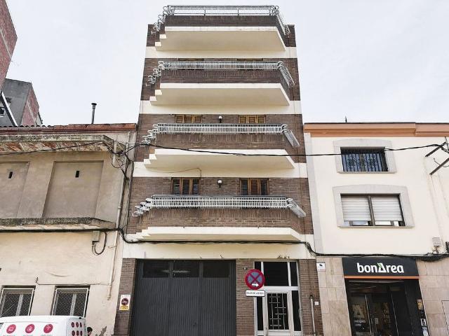 Local comercial en venta en plaza Ramon Folch, Bellpuig, de 188 m² por 70.000