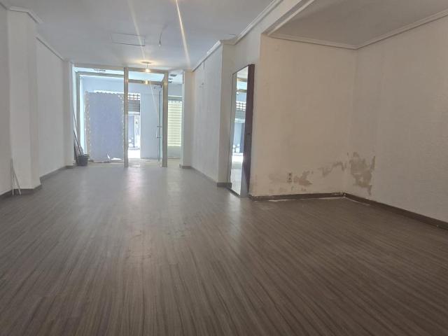 Local comercial en venta en pleno centro de Lliria