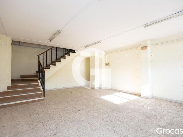 Local comercial en venta en Prat de Llobregat, El, de 101 m² por 187.000