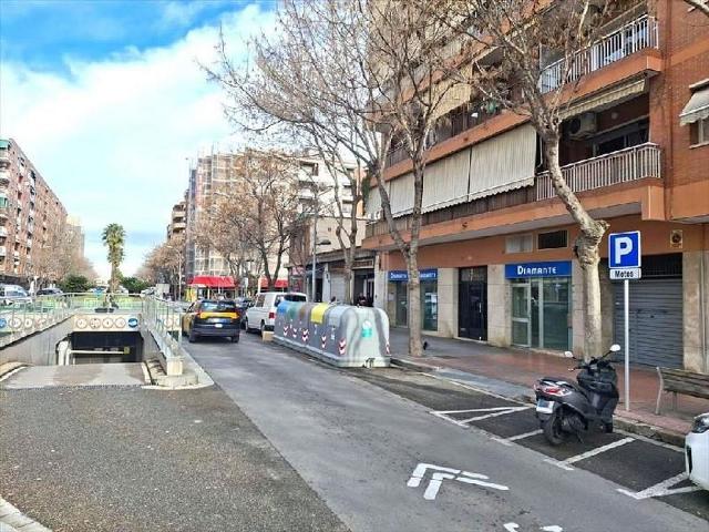 Local comercial en venta en Prat de Llobregat, El, de 159 m² por 257.000