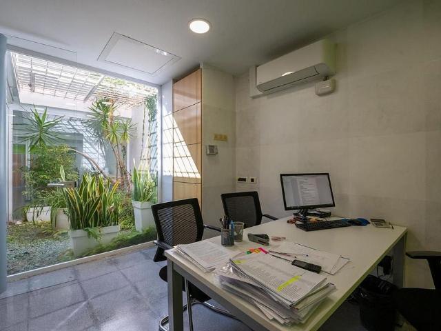 Local comercial en venta en ronda De la República, Mataró, de 400 m² 4 habitaciones por 359.000