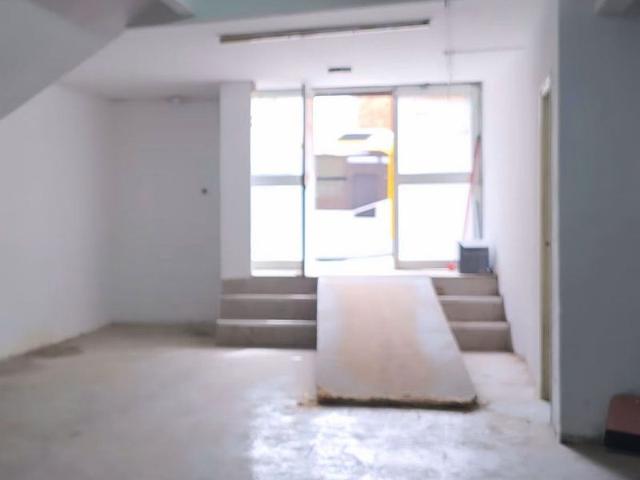 Local comercial en venta en ronda De Sant Antoni de Llefià, Badalona, de 205 m² por 96.000
