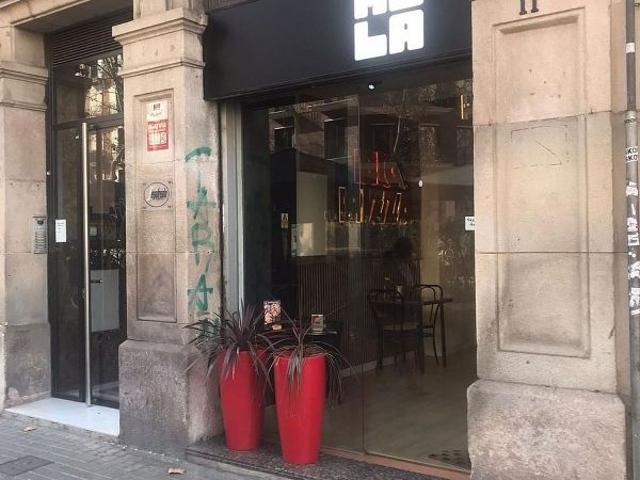 Local comercial en venta en ronda De Sant Pau, Barcelona, de 87 m² por 550.000