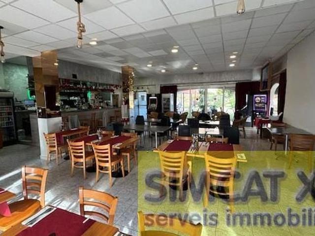 Local comercial en venta en Roses, de 181 m² 4 habitaciones por 198.000