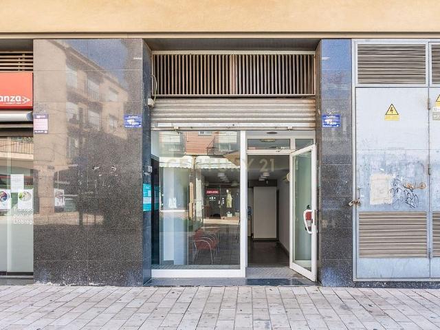 Local comercial en venta en rambla De Modolell, Viladecans, de 89 m² por 150.000