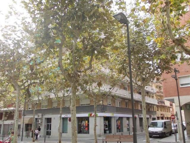 Local comercial en venta en rambla De Catalunya, Olesa de Montserrat, de 490 m² por 395.000