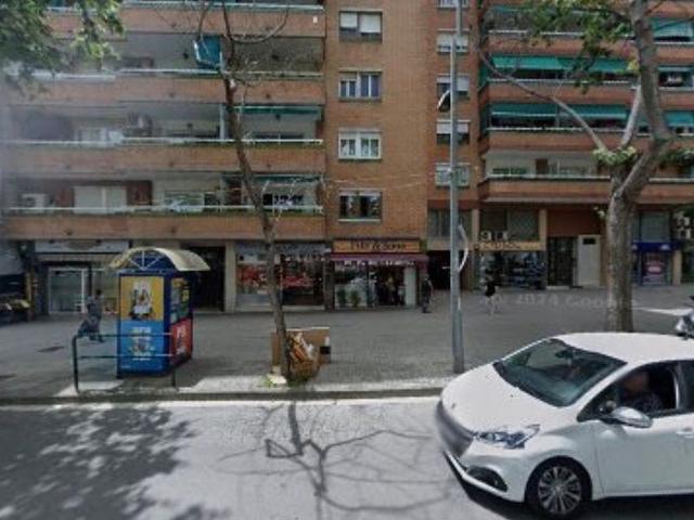 Local comercial en venta en rambla De Sant Joan, Badalona, de 117 m² 3 habitaciones por 230.000