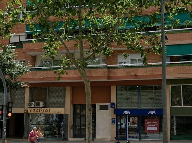 Local comercial en venta en rambla De Sant Joan, Badalona, de 117 m² 3 habitaciones por 215.000