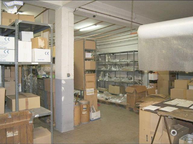 Local comercial en venta en Rubí, de 600 m² 6 habitaciones por 285.000