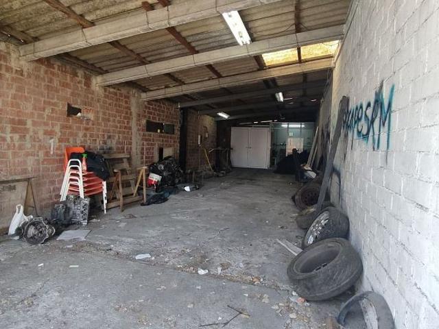 Local comercial en venta en Rubí, de 80 m² por 99.000