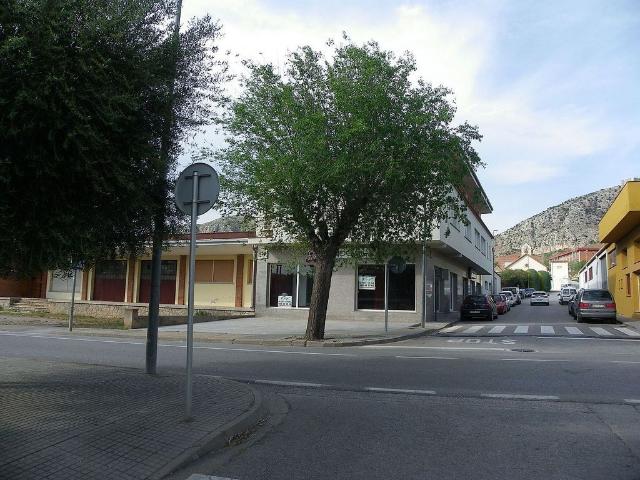 Local comercial en venta en Torroella de Montgrí, de 628 m² por 410.000