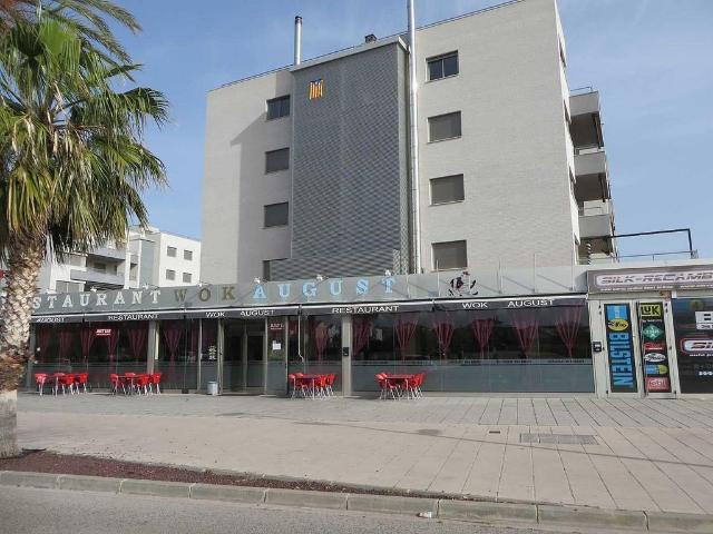 Local comercial en venta en Torredembarra, de 577 m² por 225.000