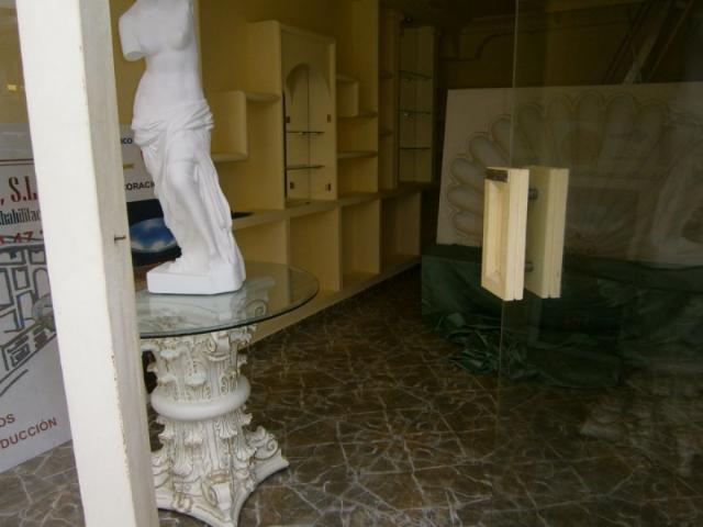 Local comercial en venta en Torrelavega, Centro Comercial Supeco