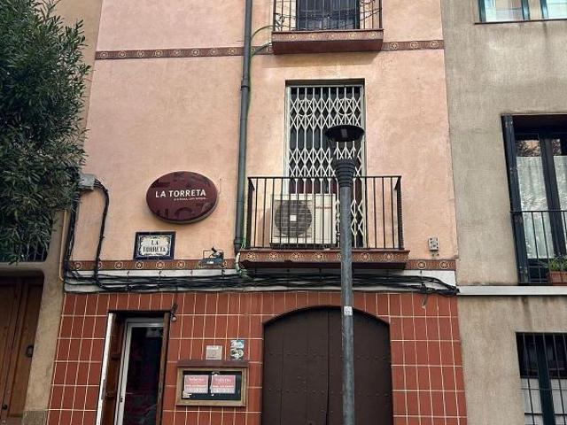 Local comercial en venta en Terrassa, de 246 m² 6 habitaciones por 275.000
