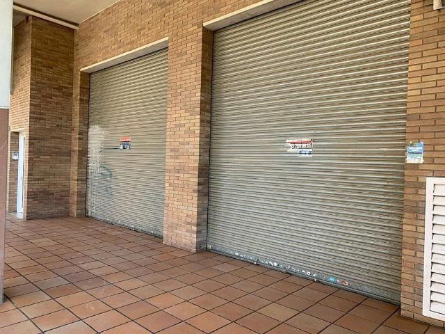 Local comercial en venta en Terrassa, de 402 m² por 231.525