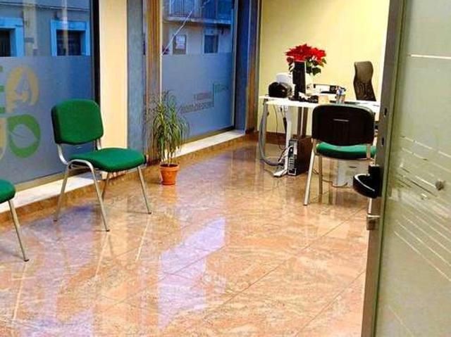 Local comercial en venta en Valdepeñas