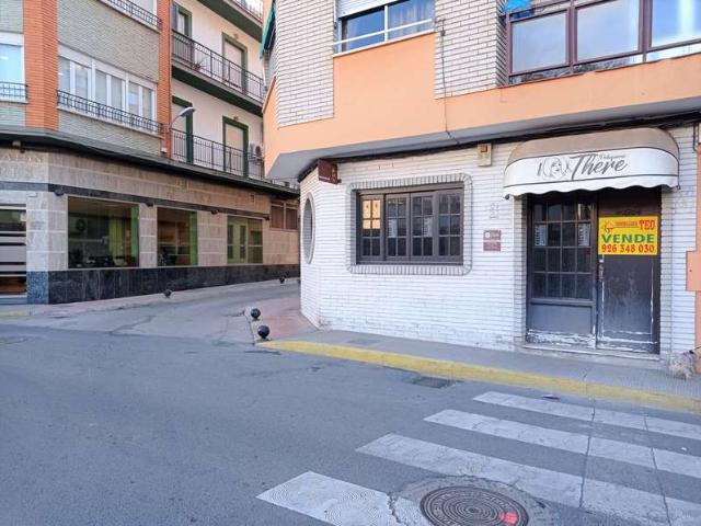 Local comercial en venta en Valdepeñas, Calle Buensuceso