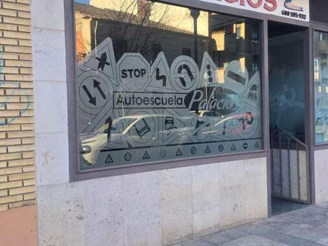 Local comercial en venta en Valdepeñas, Paseo Luis Palacios