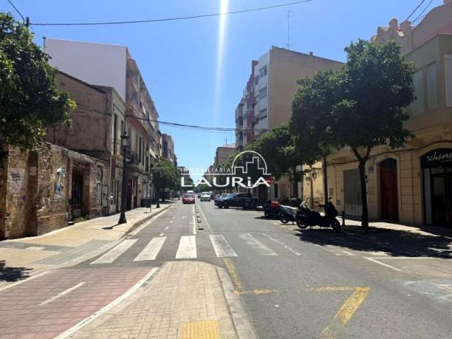 Local comercial en venta en Valencia, AVENIDA BURJASOT, 46025