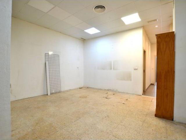 Local comercial en Venta en Valencia de las Torres, Valencia