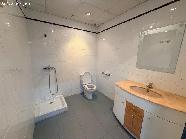 Local comercial en Venta en Valencia de las Torres, Valencia