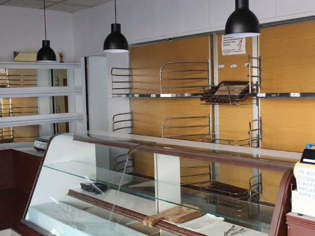 Local comercial en venta en calle De la Via de Comunicació Social, Vendrell, El, de 100 m² por 85.000