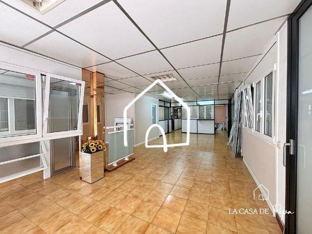 Local comercial en venta en Viladecans, de 100 m² por 115.000