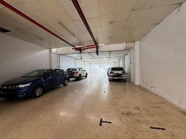 Local comercial en venta en Viladecans, de 242 m² por 239.000