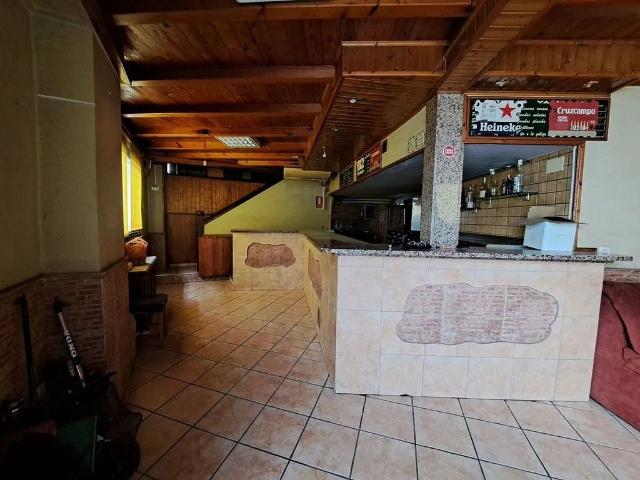 Local comercial en venta en Vilafranca del Penedès, de 120 m² 4 habitaciones por 138.000