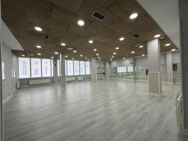 Local comercial en venta en Zaragoza, Enlaces