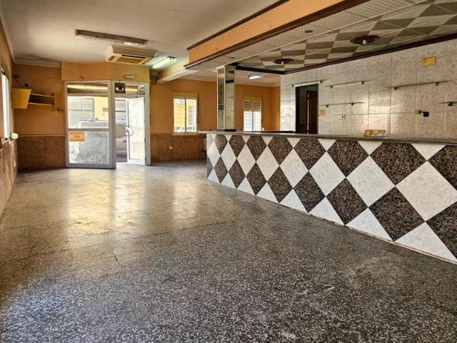 Local comercial en venta Oliva