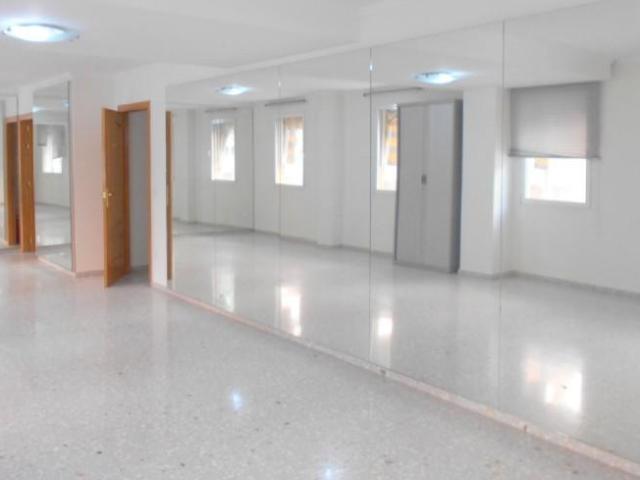 Local comercial en venta Oliva