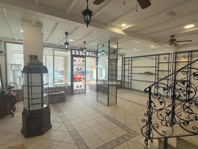 Local comercial en venta. LAREDO