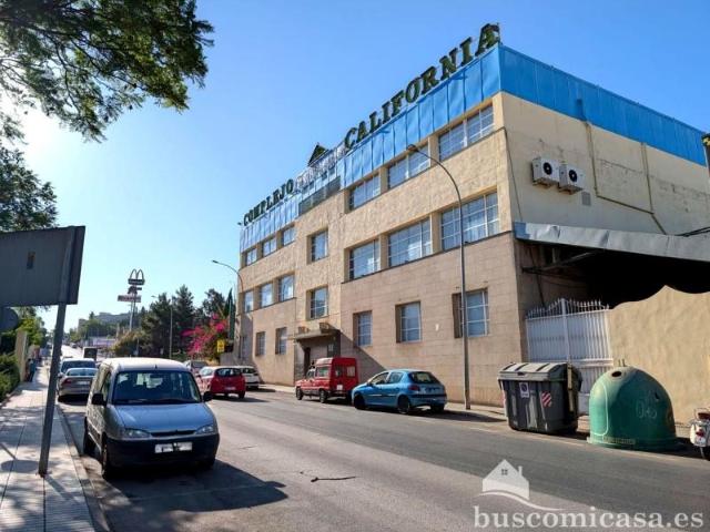 Local comercial en venta Linares
